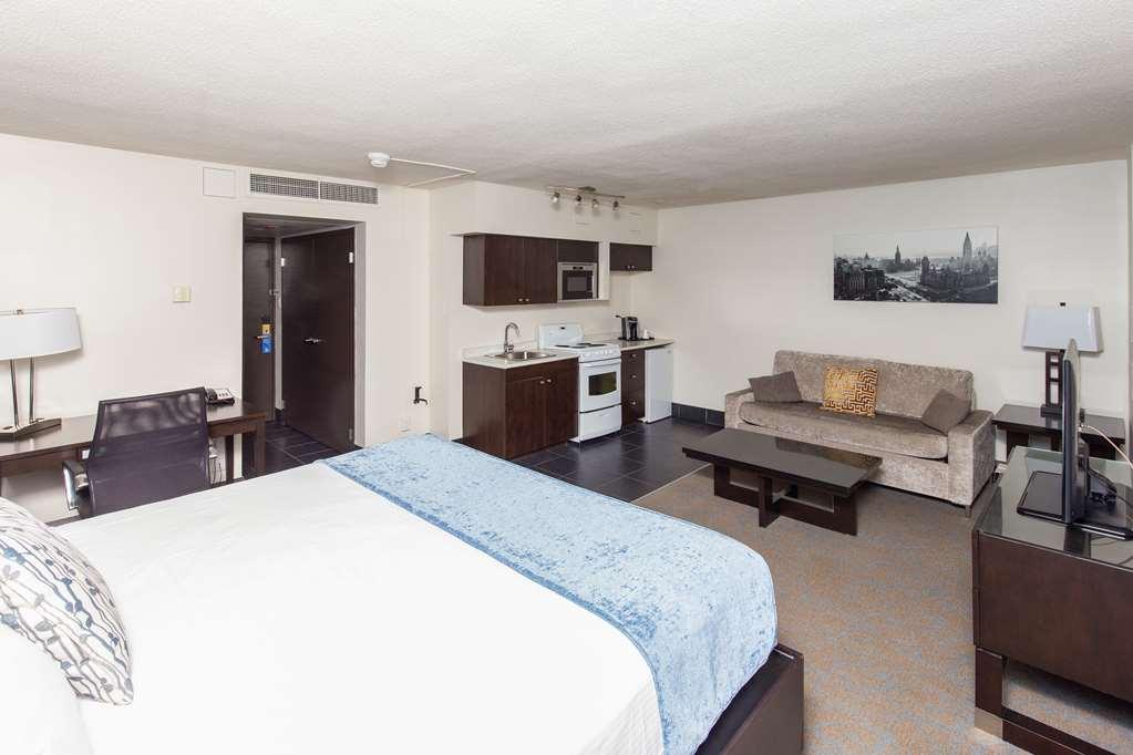 Ottawa Embassy Hotel & Suites Room photo